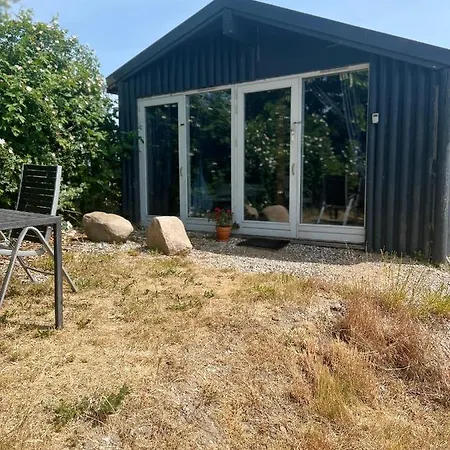 Guest house Hytte I Forste Raekke Til Fjord Holbaek